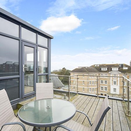 דירות בורנמות' Westcliff Penthouse With Sea Views And Balcony מראה חיצוני תמונה