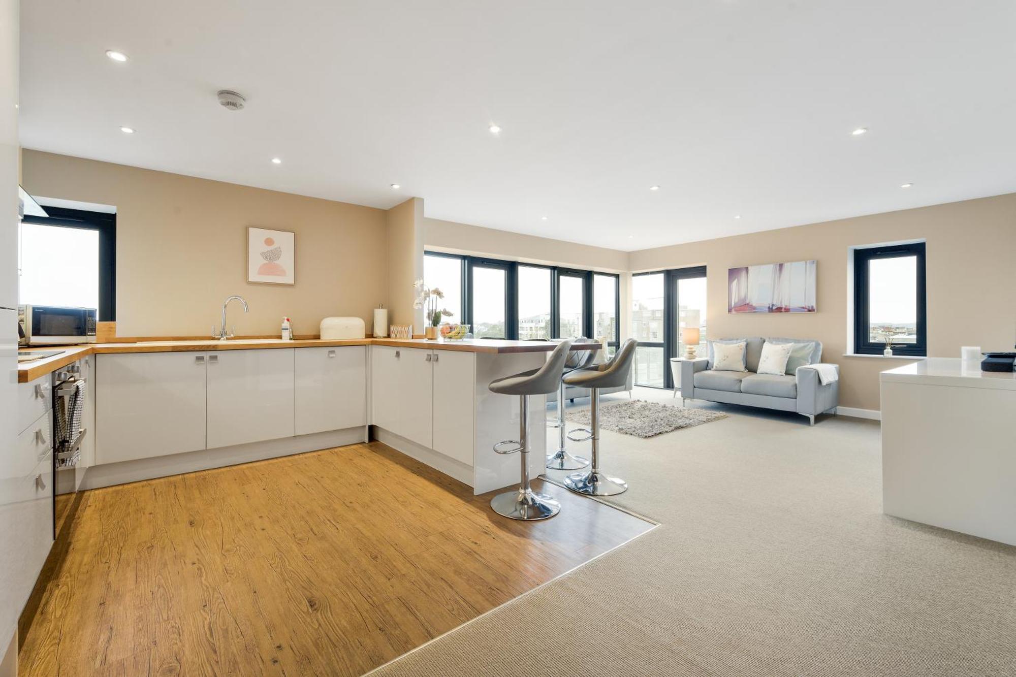דירות בורנמות' Westcliff Penthouse With Sea Views And Balcony מראה חיצוני תמונה